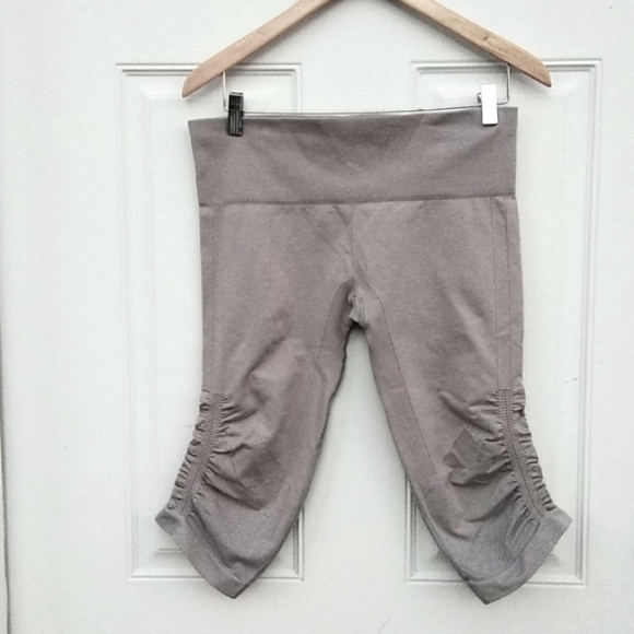 Lululemon Yoga Pants In The Flow Crop Size 10 Medium - Picture 3 of 6